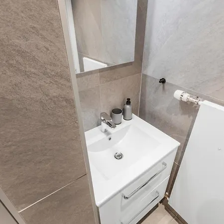 Renove Avec Vue Sur Les Montagnes *